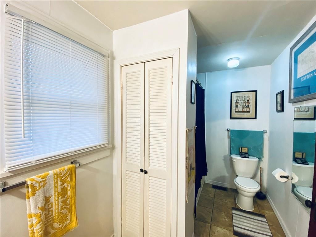 211 S Elm Street — photo 10
