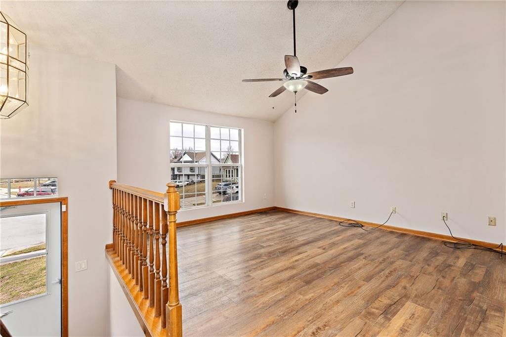704 W Cumberland Drive — photo 4