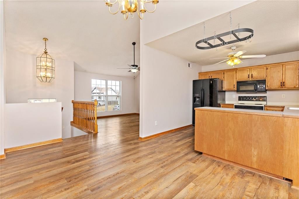 704 W Cumberland Drive — photo 9