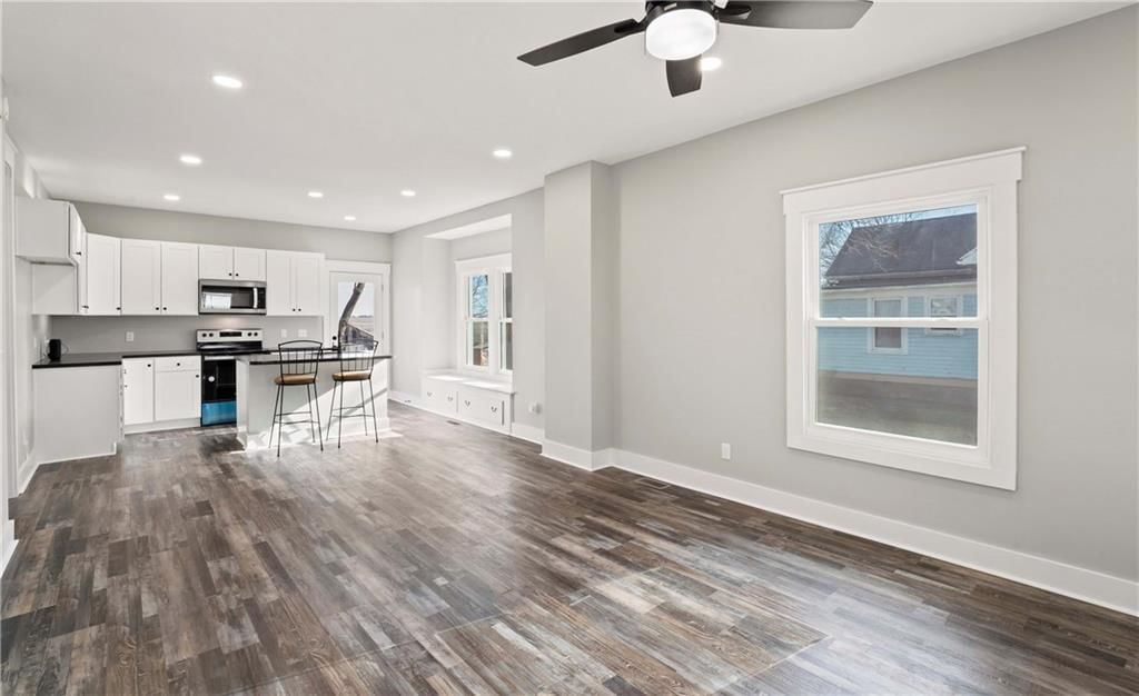 213 S Elm Street — photo 12