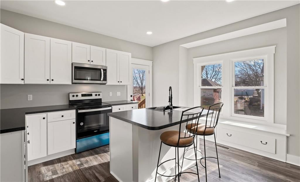213 S Elm Street — photo 14