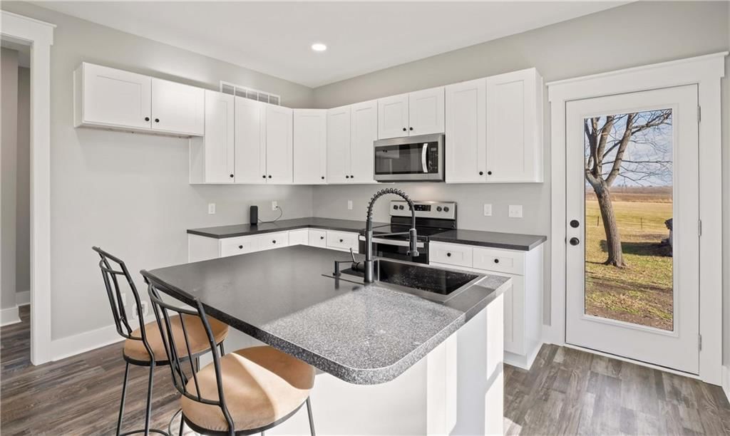 213 S Elm Street — photo 15