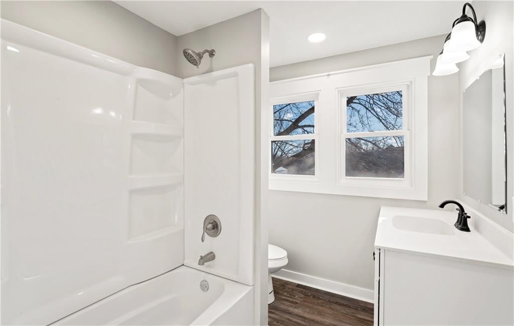 213 S Elm Street — photo 26