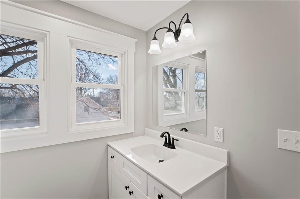 213 S Elm Street — photo 27