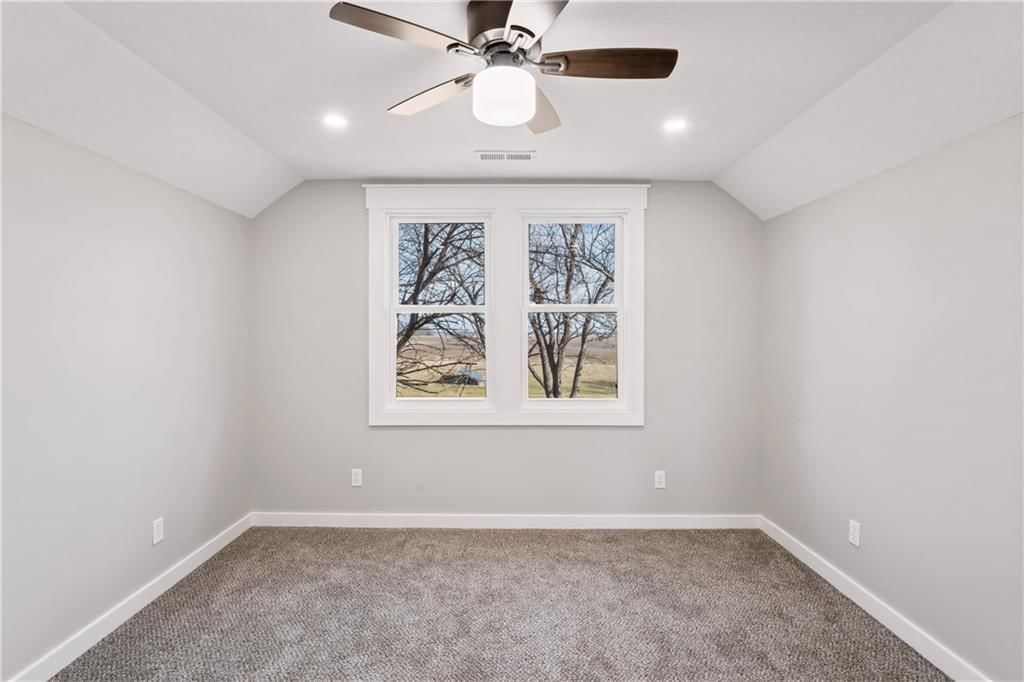 213 S Elm Street — photo 28