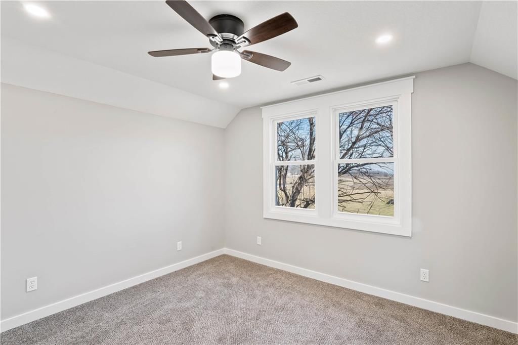 213 S Elm Street — photo 29
