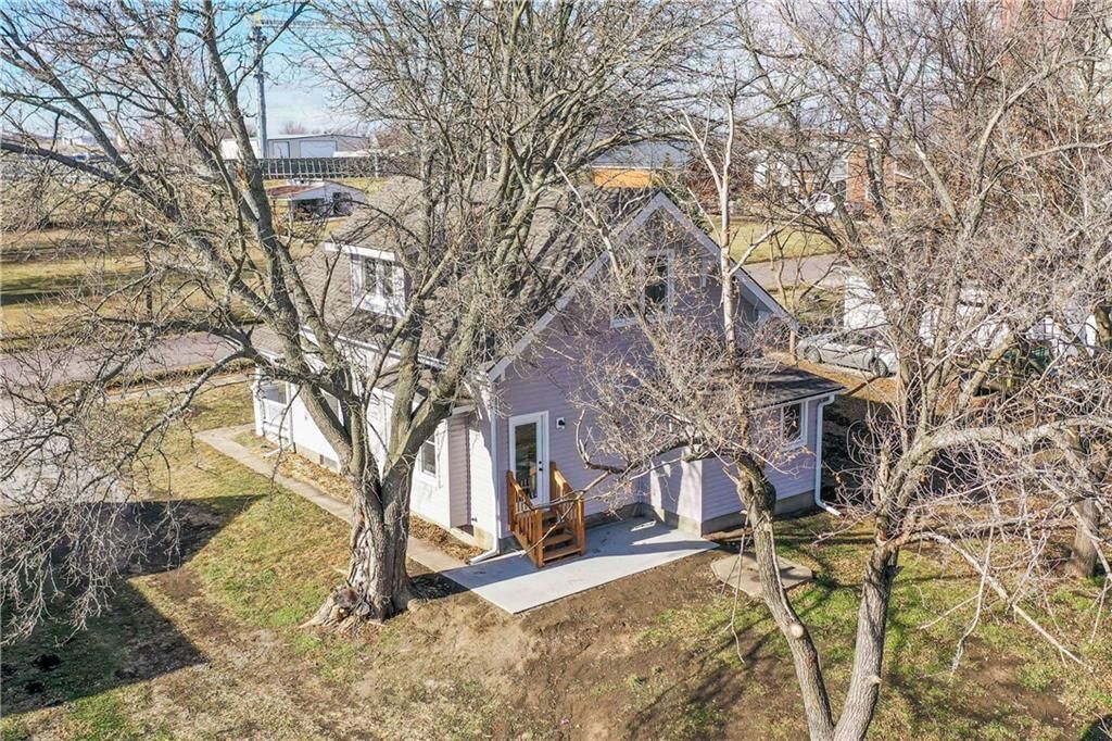 213 S Elm Street — photo 6