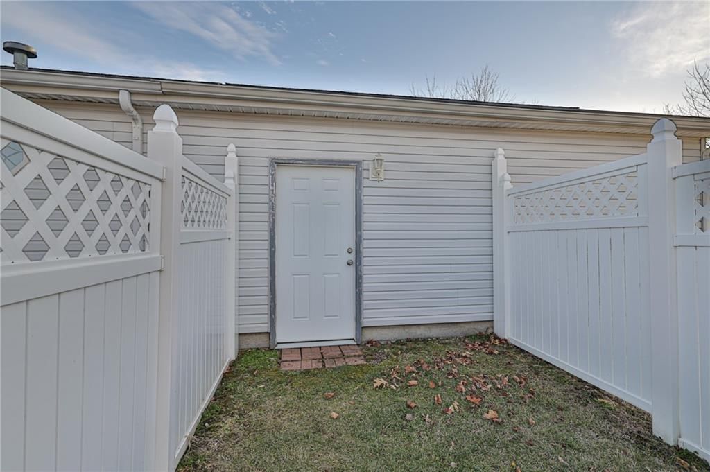 911 N Willow Court — photo 33