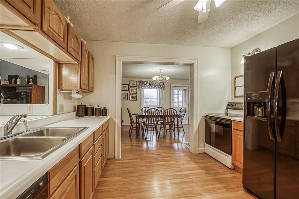 10300 Lane Avenue — photo 34
