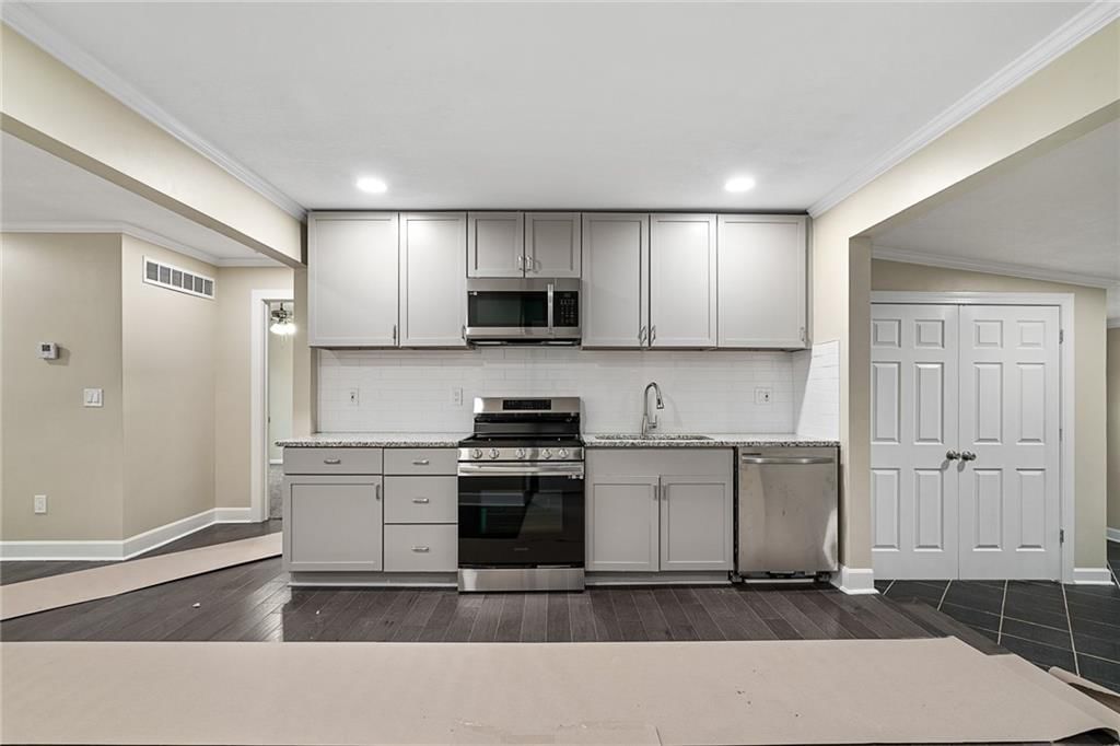 5043 Oakland Avenue — photo 11
