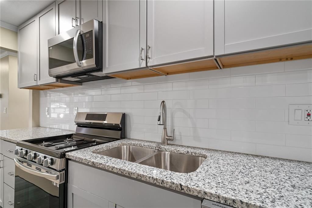 5043 Oakland Avenue — photo 12