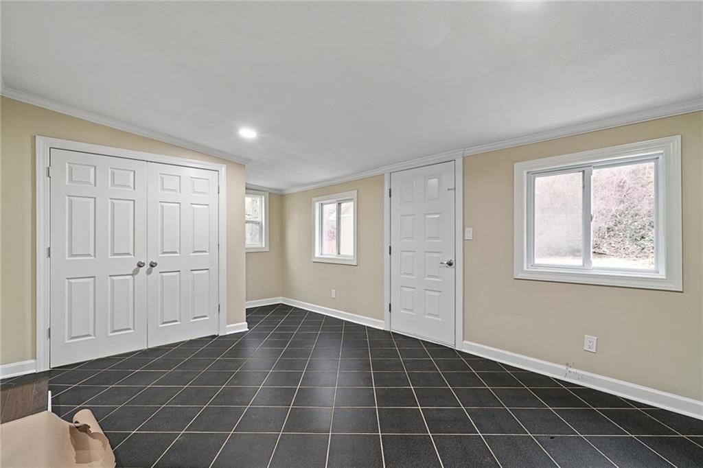 5043 Oakland Avenue — photo 17