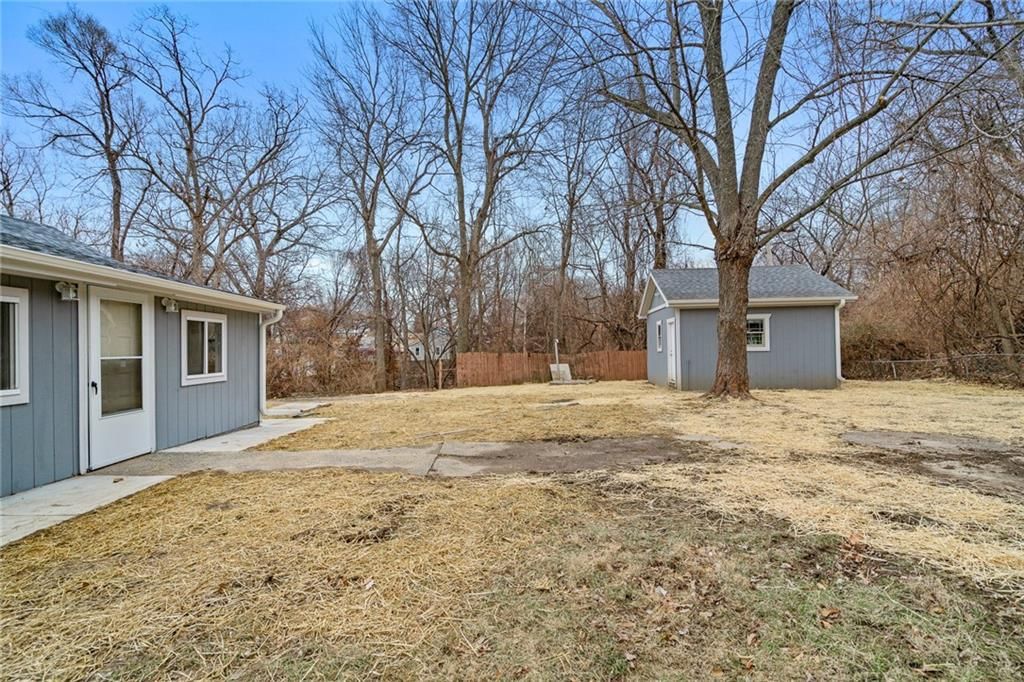 5043 Oakland Avenue — photo 29