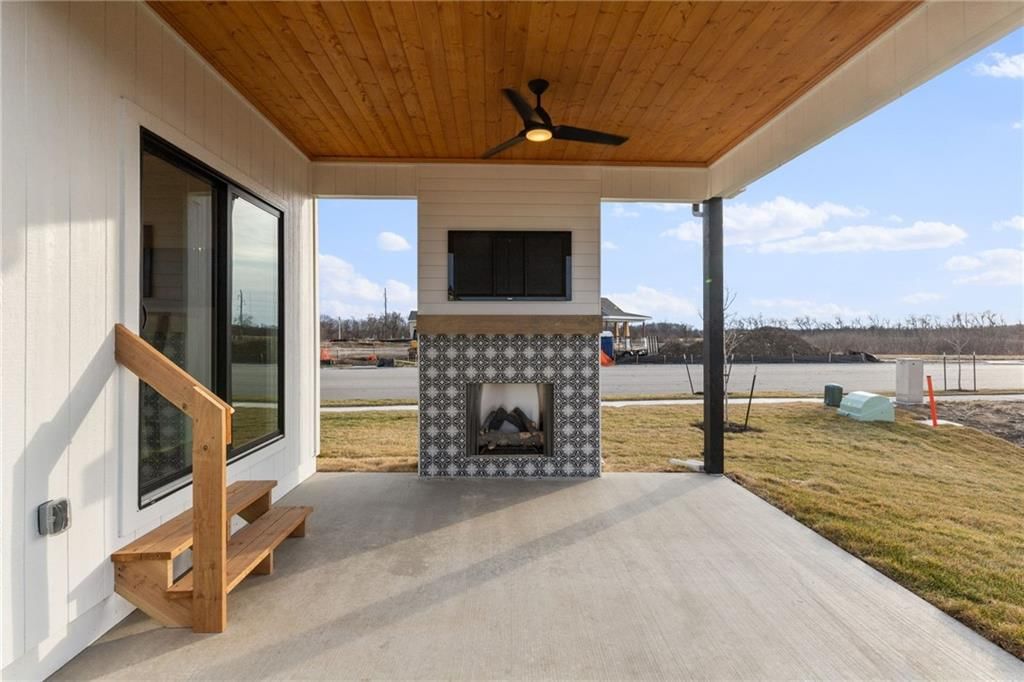 17764 Greeley Street — photo 38