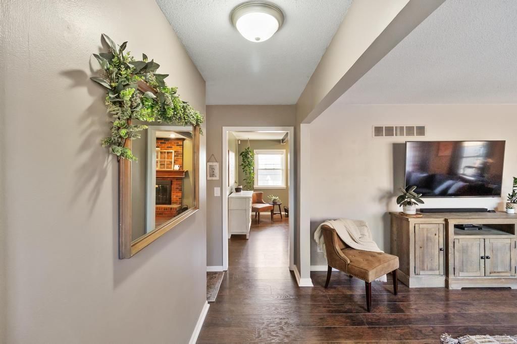 10926 Bales Avenue — photo 18