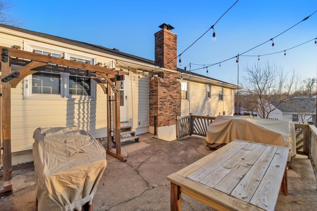 10926 Bales Avenue — photo 36