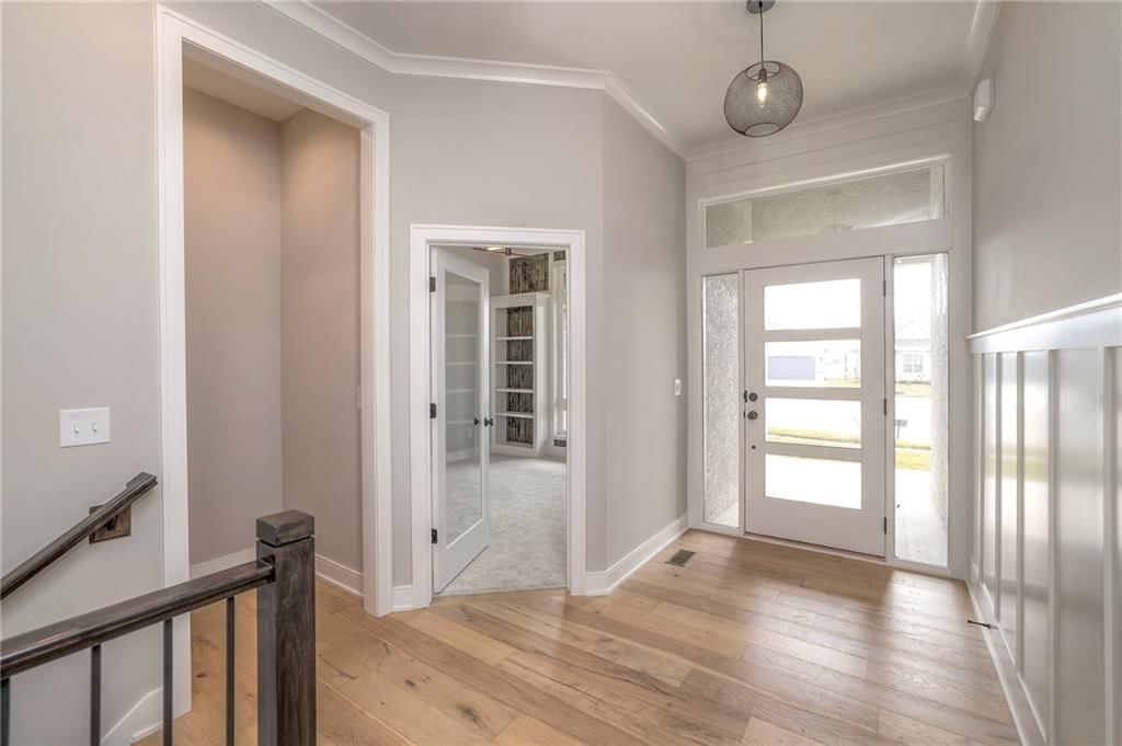 17384 S Hall Street — photo 10