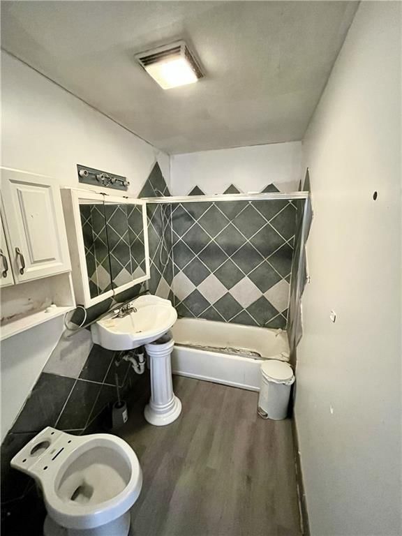 5012 Rowland Avenue — photo 10