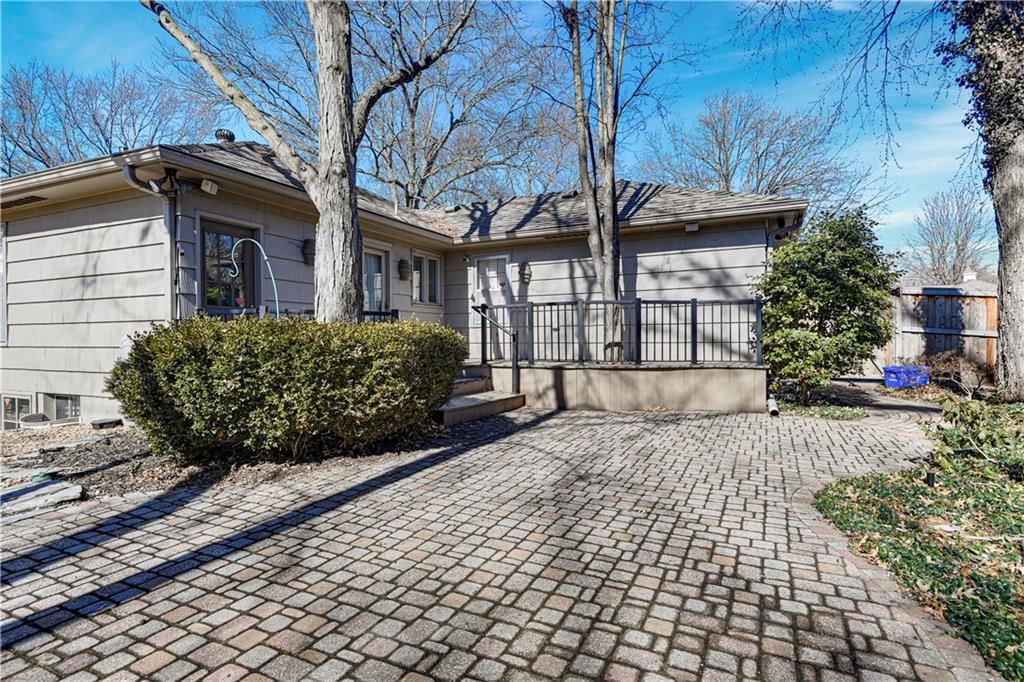 7611 W 99th Terrace — photo 36