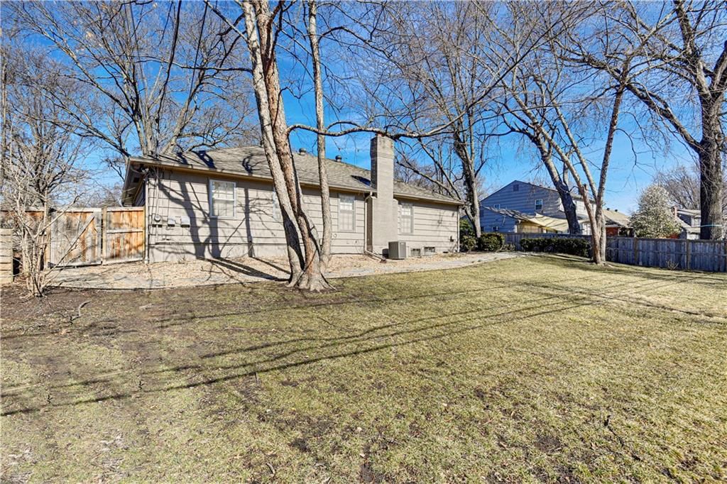 7611 W 99th Terrace — photo 38
