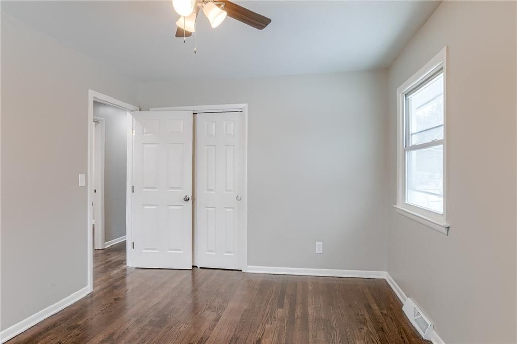 9413 White Avenue — photo 17