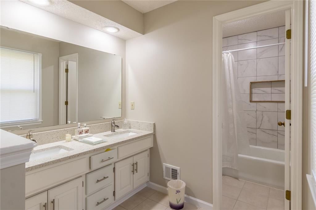 15304 Foster N/A — photo 20