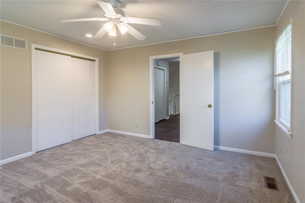 15304 Foster N/A — photo 27