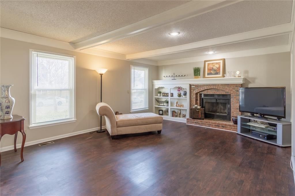 15304 Foster N/A — photo 6