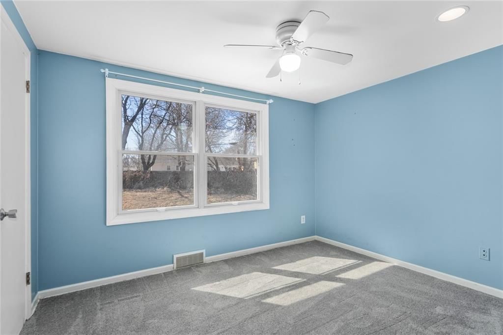 5711 W 92nd Terrace — photo 24