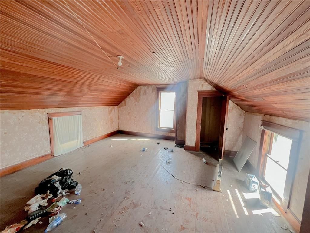 109 E Maple Street — photo 7