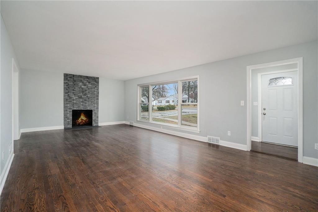 6712 W 77th Terrace — photo 3
