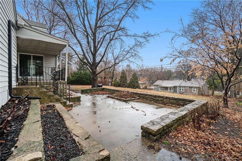 6712 W 77th Terrace — photo 31