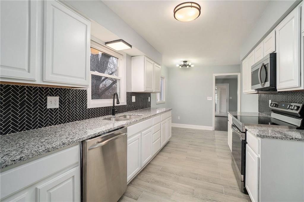 6712 W 77th Terrace — photo 8