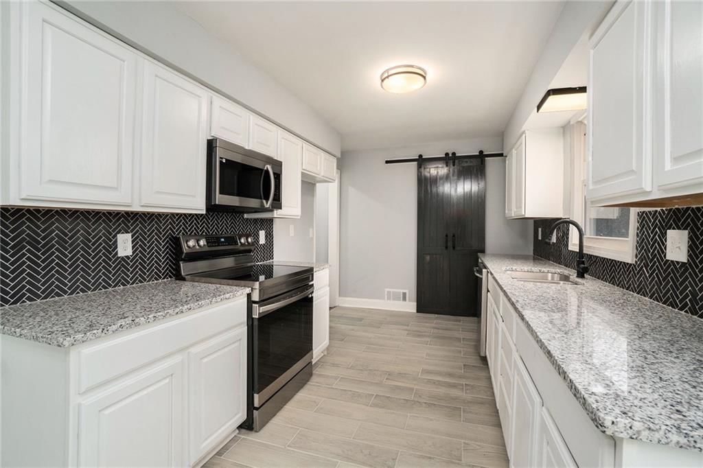 6712 W 77th Terrace — photo 9