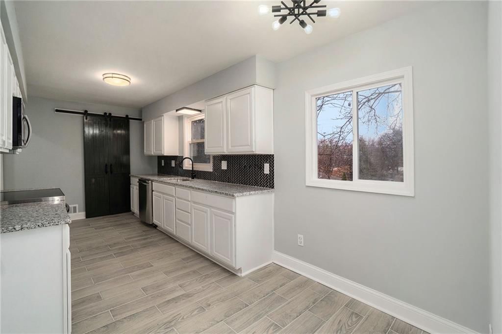 6712 W 77th Terrace — photo 10