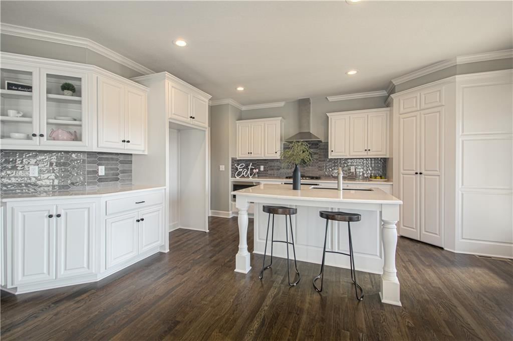 9731 N Laurel Avenue — photo 11