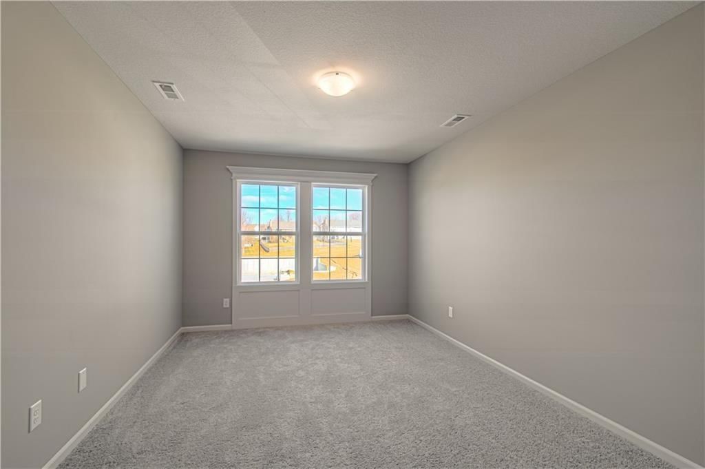 9731 N Laurel Avenue — photo 28