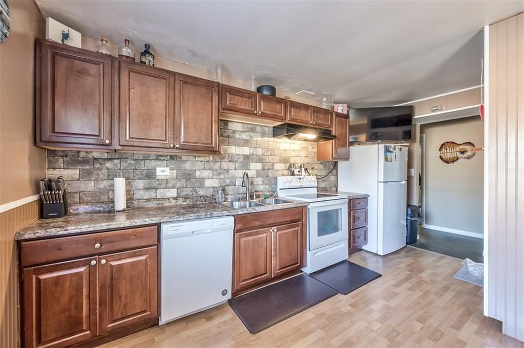 449 E Park Avenue — photo 3