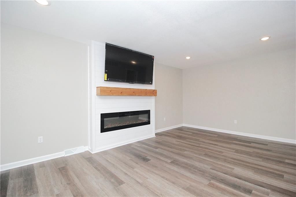 323 W 9th Avenue — photo 11