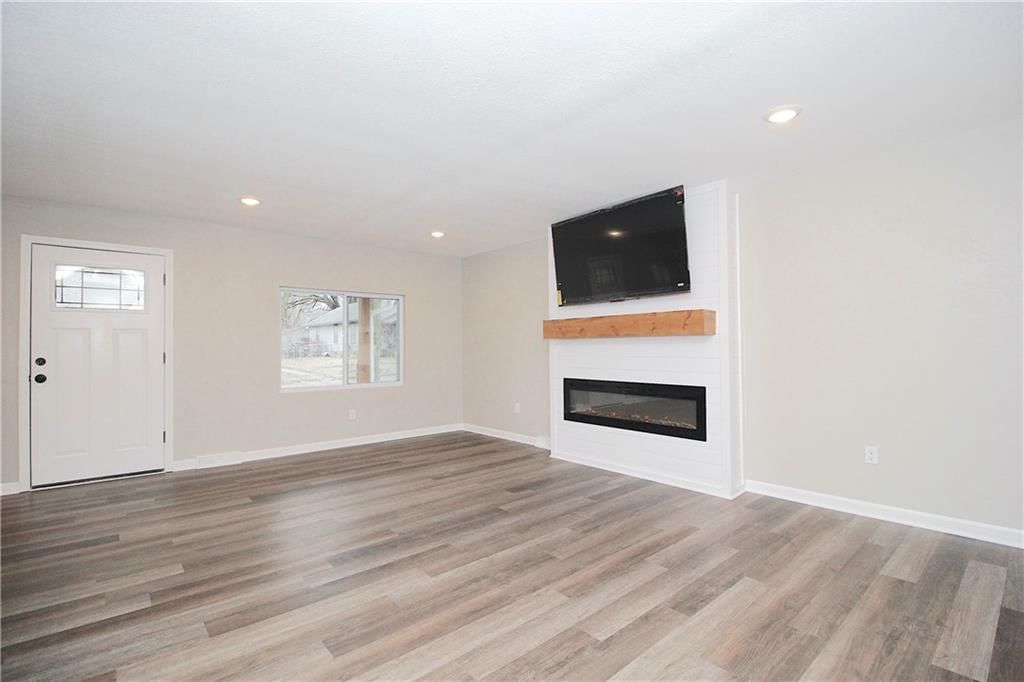 323 W 9th Avenue — photo 13