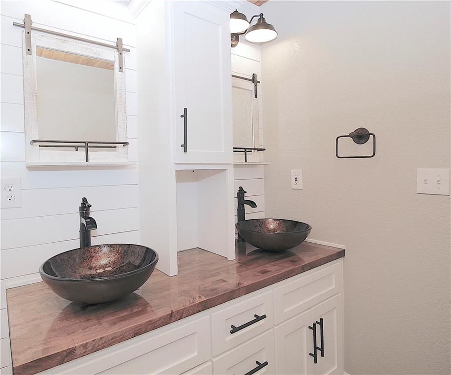323 W 9th Avenue — photo 18