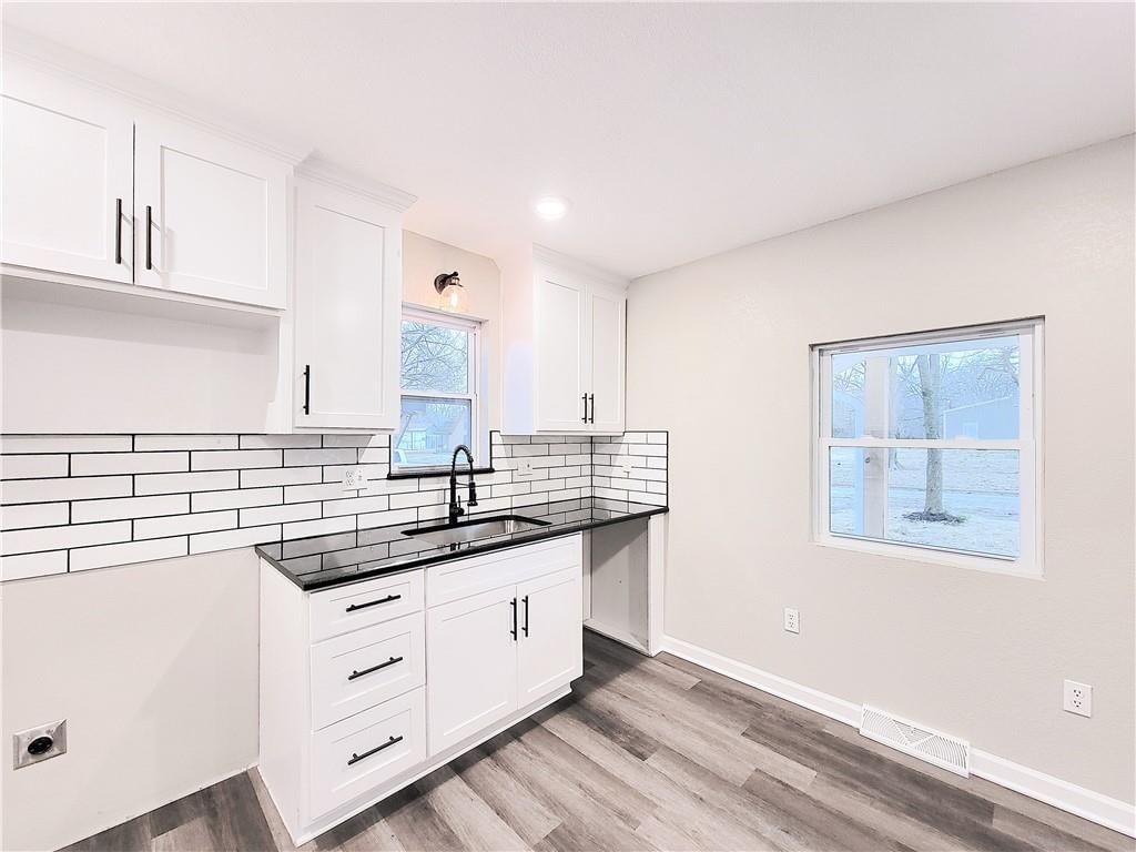 323 W 9th Avenue — photo 8