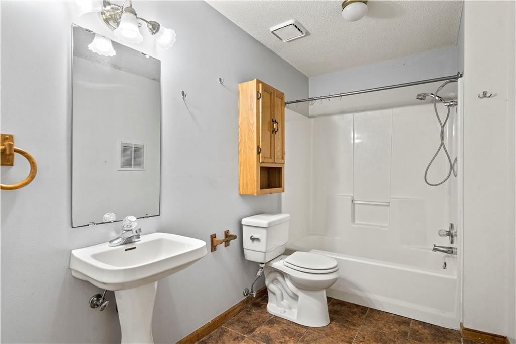 6494 Valley Drive — photo 35