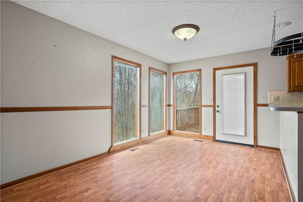 6494 Valley Drive — photo 8
