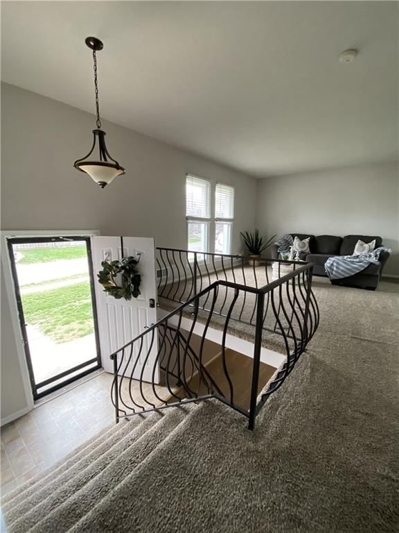 217 SW Sunset Drive — photo 5