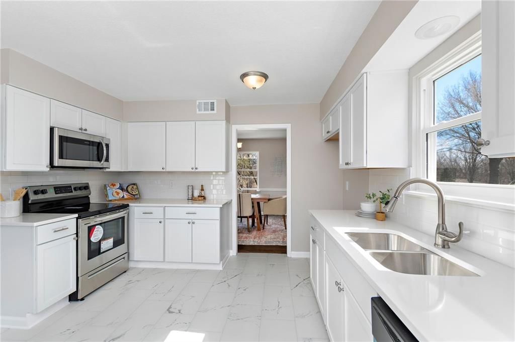 10801 N Miller Lane — photo 9