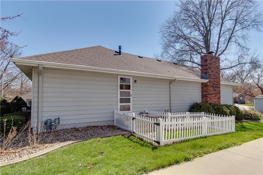 1502 Safari Drive — photo 14