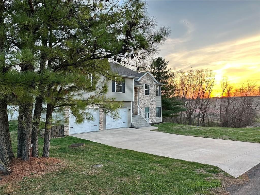 4706 Brookstone Drive — photo 2