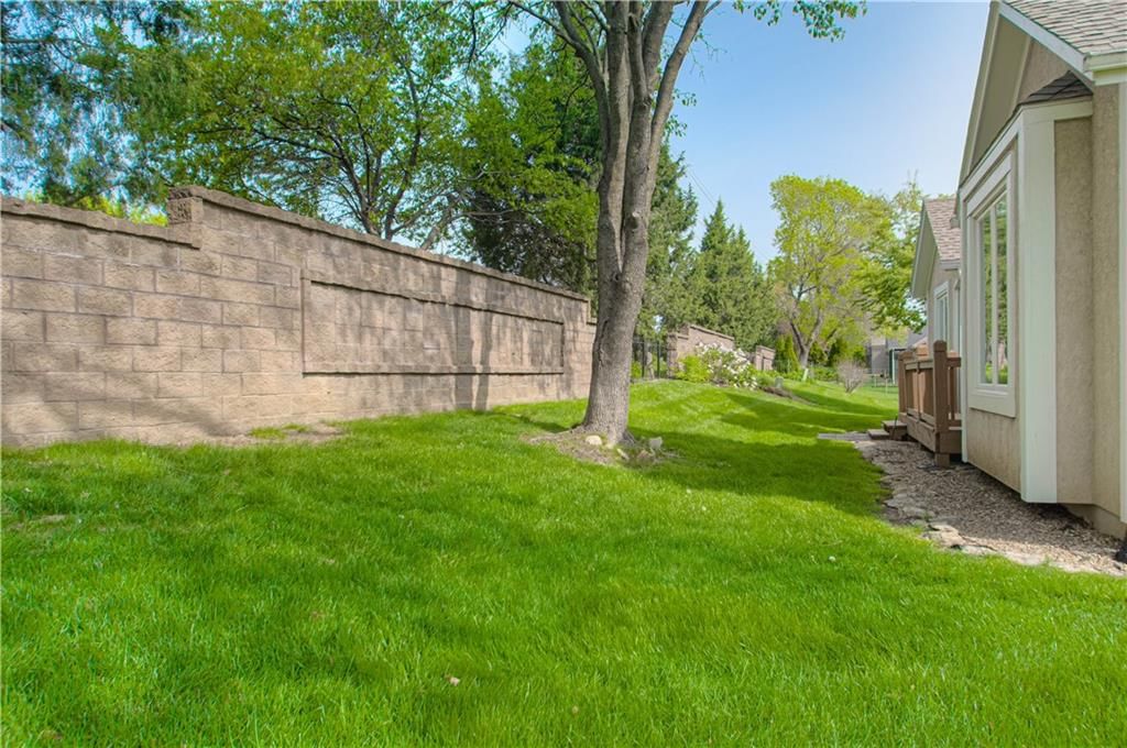 5325 W 122nd Terrace — photo 35