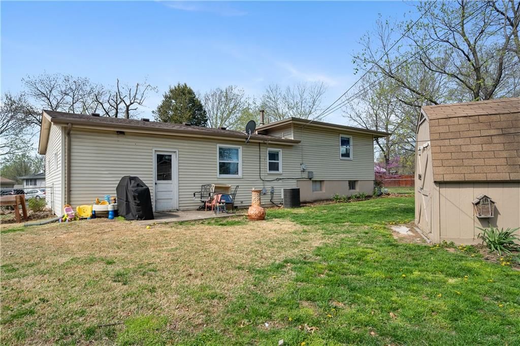 6311 NE Agnes Circle — photo 3